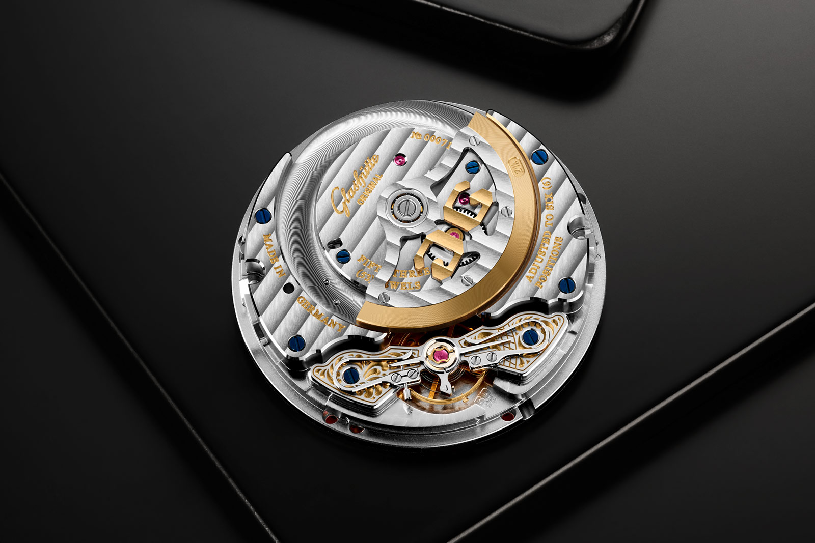 Glashütte Original ra mắt PanoMaticCalendar phiên bản giới hạn “Blue of Dawn”