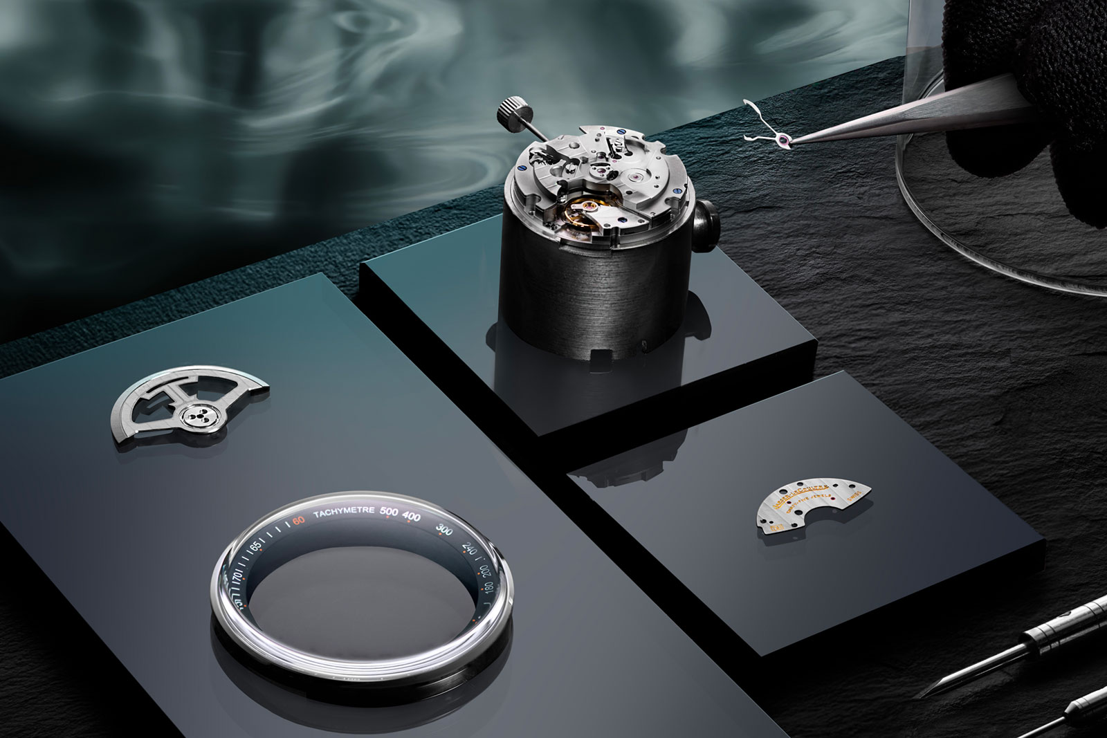 Jaeger-LeCoultre giới thiệu mẫu đồng hồ Polaris Chronograph với mặt số sơn mài màu Xám Đại Dương.