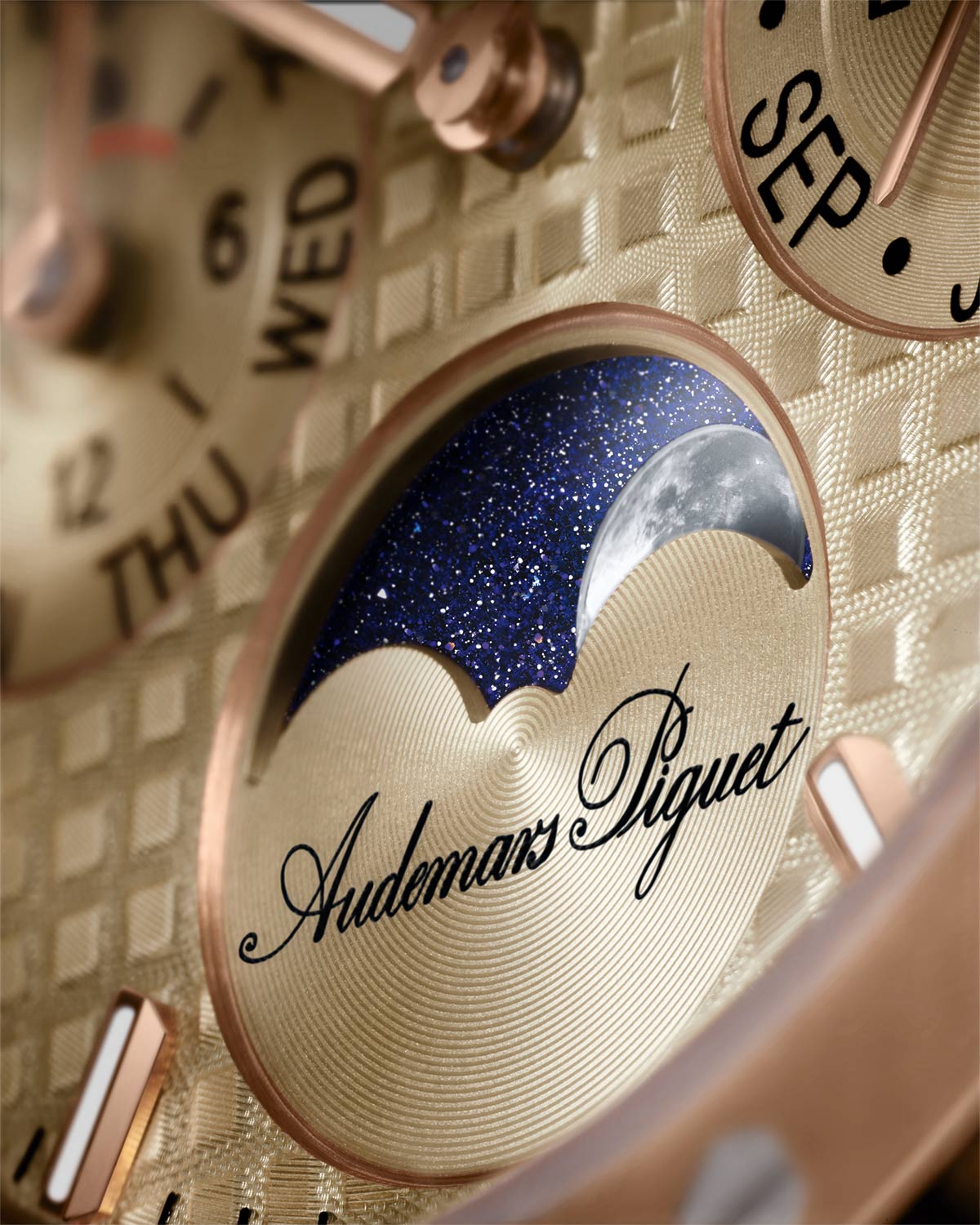 Audemars Piguet Royal Oak Selfwinding Perpetual Calendar hiện có kích thước 38mm 4 Audemars Piguet Royal Oak Selfwinding Perpetual Calendar hiện có kích thước 38mm