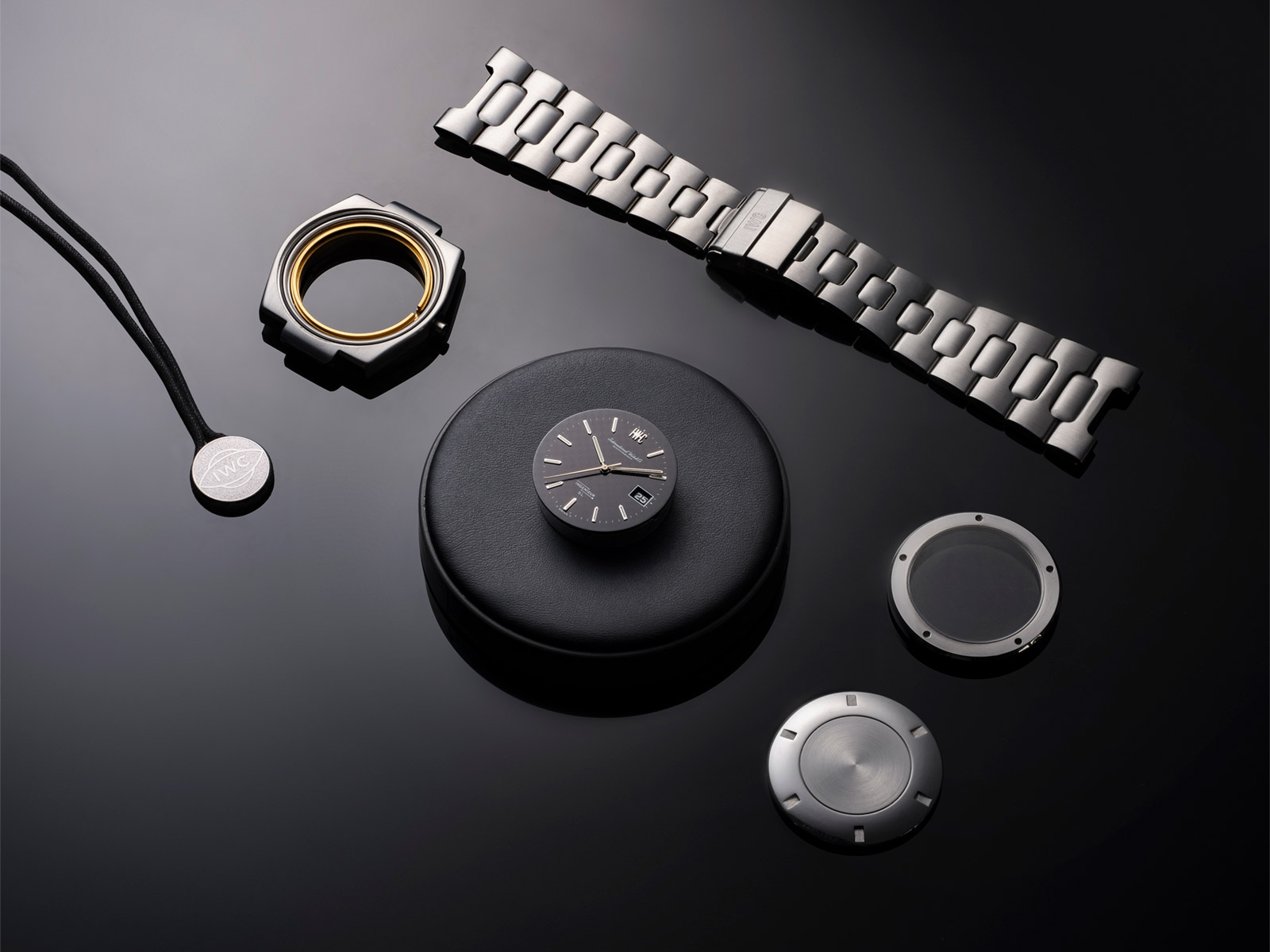 IWC. Curated.: Những chiếc đồng hồ lịch sử được phục chế cho các nhà sưu tập ngày nay