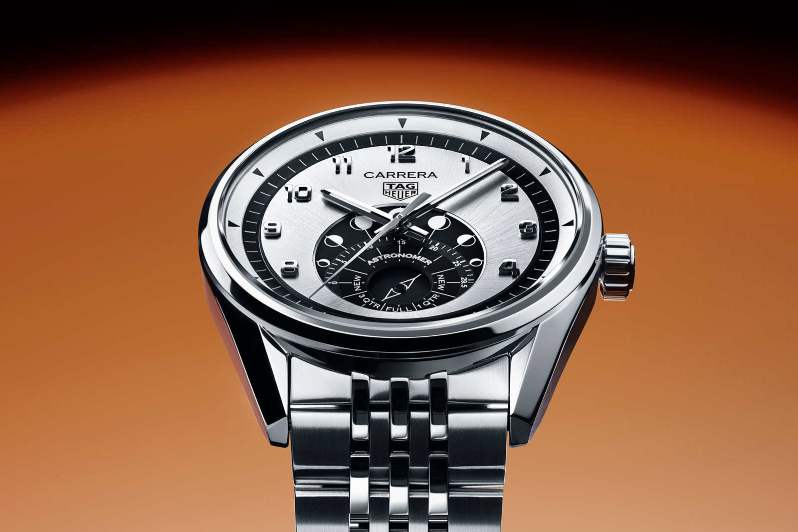 TAG Heuer giới thiệu Carrera Astronomer với màn hình hiển thị chu kỳ mặt trăng được thiết kế lại 4 TAG Heuer giới thiệu Carrera Astronomer với màn hình hiển thị chu kỳ mặt trăng được thiết kế lại