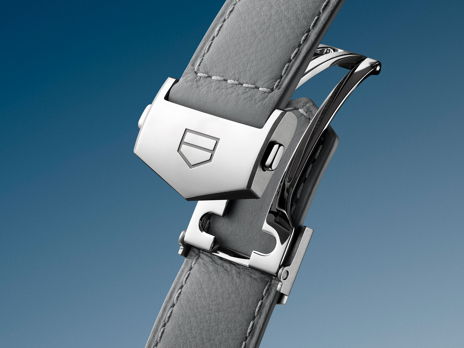 TAG Heuer giới thiệu Carrera Astronomer với màn hình hiển thị chu kỳ mặt trăng được thiết kế lại 10 TAG Heuer giới thiệu Carrera Astronomer với màn hình hiển thị chu kỳ mặt trăng được thiết kế lại