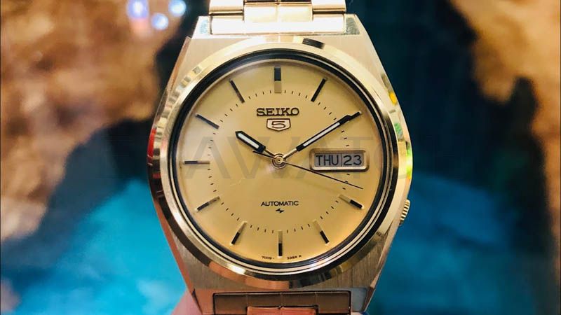 Đồng hồ Seiko 5 tự động – Bí mật sau cỗ máy bền bỉ của Nhật Bản 6 Đồng hồ Seiko 5 tự động – Bí mật sau cỗ máy bền bỉ của Nhật Bản