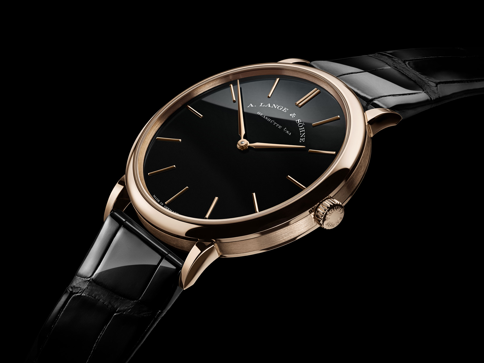 Mặt số onyx đen tỏa sáng trên hai phiên bản giới hạn A. Lange & Söhne Saxonia Thin bằng vàng Honeygold và bạch kim 4 Mặt số onyx đen tỏa sáng trên hai phiên bản giới hạn A. Lange & Söhne Saxonia Thin bằng vàng Honeygold và bạch kim