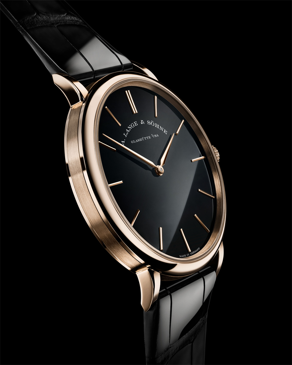 Mặt số onyx đen tỏa sáng trên hai phiên bản giới hạn A. Lange & Söhne Saxonia Thin bằng vàng Honeygold và bạch kim 2 Mặt số onyx đen tỏa sáng trên hai phiên bản giới hạn A. Lange & Söhne Saxonia Thin bằng vàng Honeygold và bạch kim