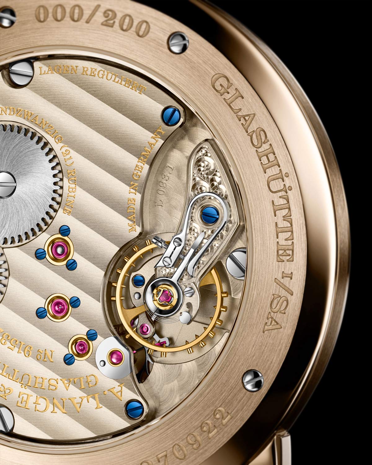 Mặt số onyx đen tỏa sáng trên hai phiên bản giới hạn A. Lange & Söhne Saxonia Thin bằng vàng Honeygold và bạch kim 7 Mặt số onyx đen tỏa sáng trên hai phiên bản giới hạn A. Lange & Söhne Saxonia Thin bằng vàng Honeygold và bạch kim