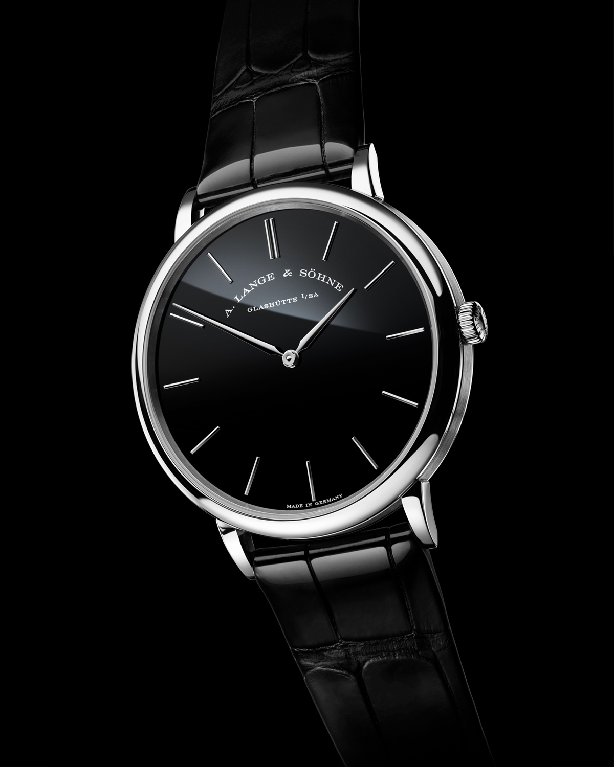 Mặt số onyx đen tỏa sáng trên hai phiên bản giới hạn A. Lange & Söhne Saxonia Thin bằng vàng Honeygold và bạch kim 8 Mặt số onyx đen tỏa sáng trên hai phiên bản giới hạn A. Lange & Söhne Saxonia Thin bằng vàng Honeygold và bạch kim