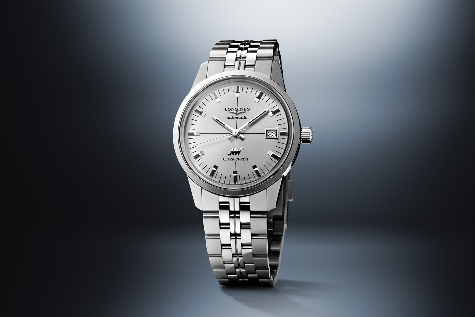 Longines tái hiện Ultra-Chron Classic với phiên bản 37 mm và 40 mm