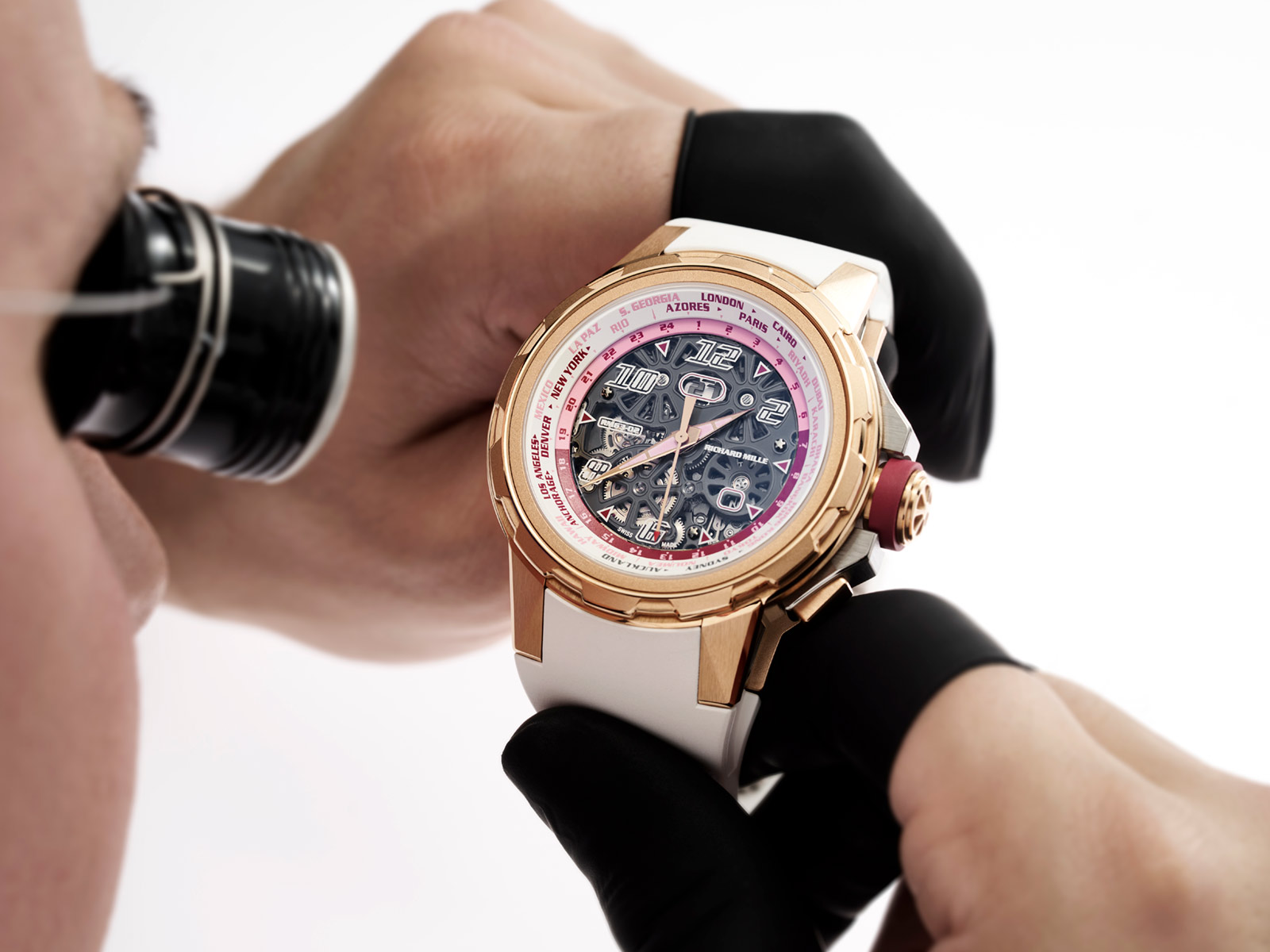 Richard Mille giới thiệu đồng hồ RM 63-02 Automatic Worldtimer bằng vàng đỏ và titan