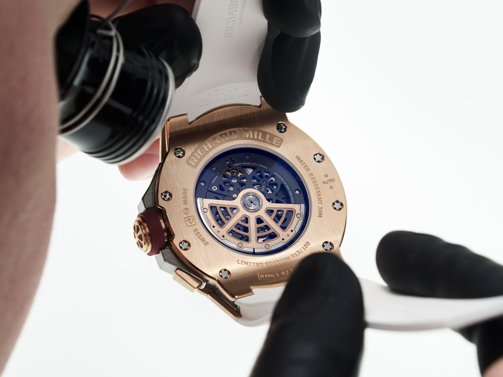 Richard Mille giới thiệu đồng hồ RM 63-02 Automatic Worldtimer bằng vàng đỏ và titan