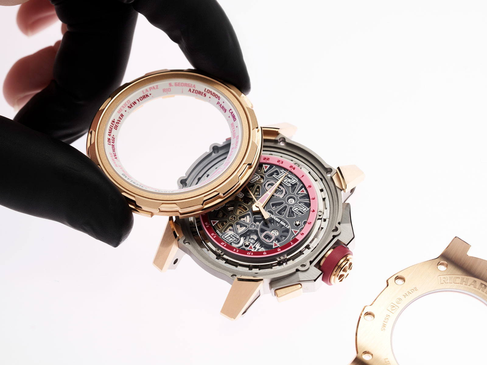 Richard Mille giới thiệu đồng hồ RM 63-02 Automatic Worldtimer bằng vàng đỏ và titan