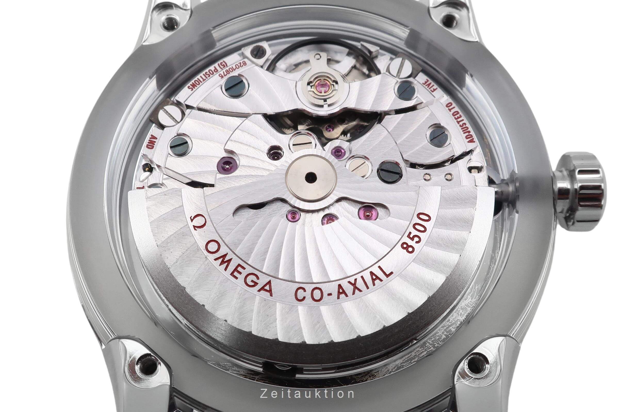 Bộ máy Omega 8500 – Trái tim cơ học khiến thế giới phải “nghiêng mình” 2 Bộ máy Omega 8500