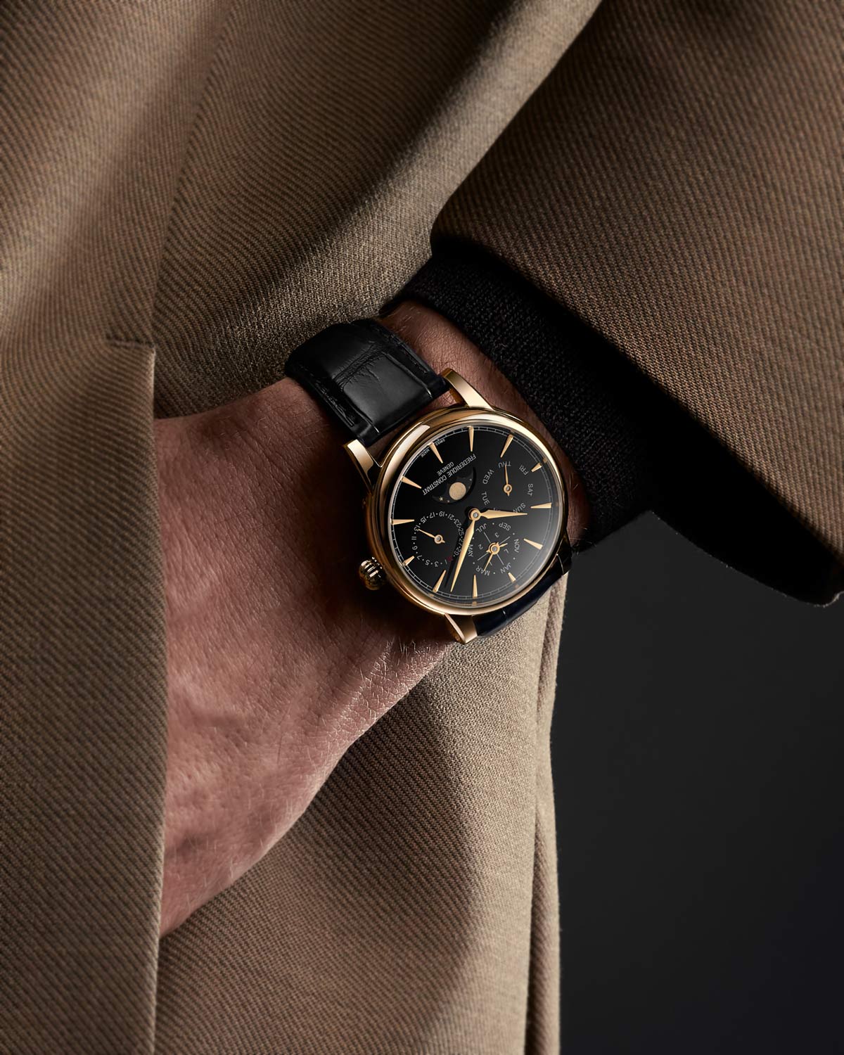 Frederique Constant giới thiệu ba phiên bản Perpetual Calendar Manufacture mới bằng thép và vàng 13 Frederique Constant giới thiệu ba phiên bản Perpetual Calendar Manufacture mới bằng thép và vàng