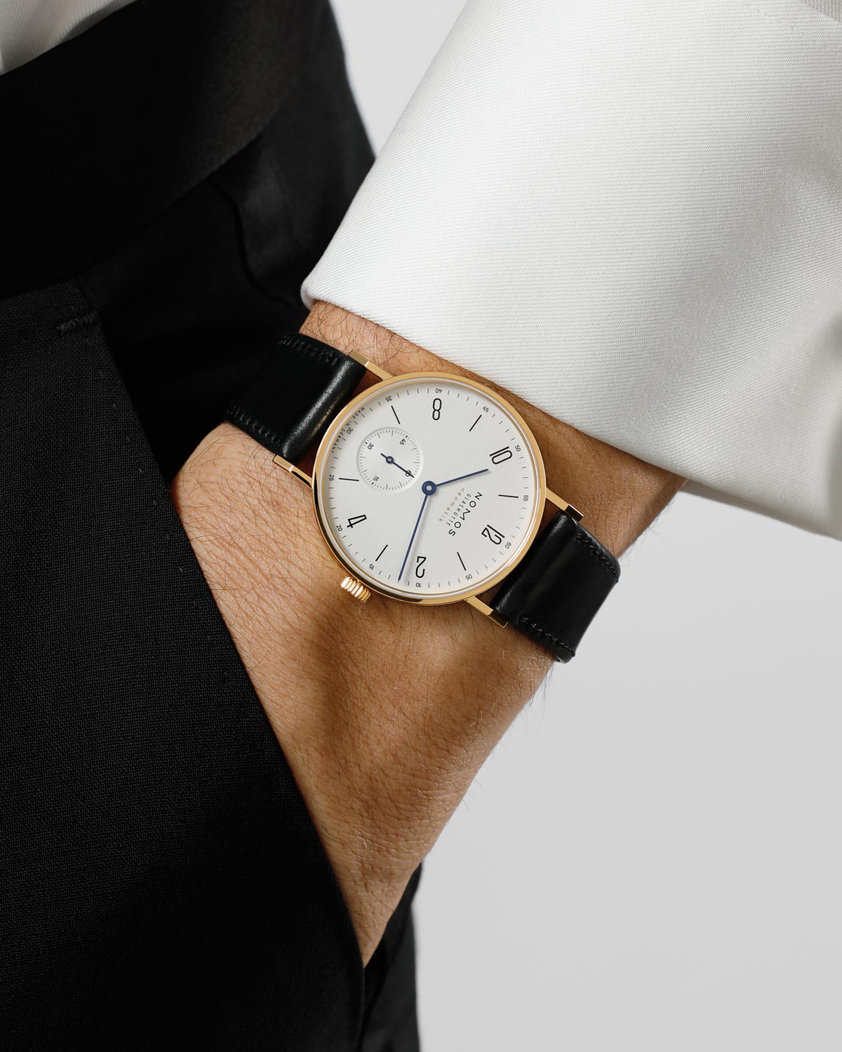 Nomos Glashütte ra mắt ba mẫu Tangente neomatik bằng vàng 18k 8 Nomos Glashütte ra mắt ba mẫu Tangente neomatik bằng vàng 18kt