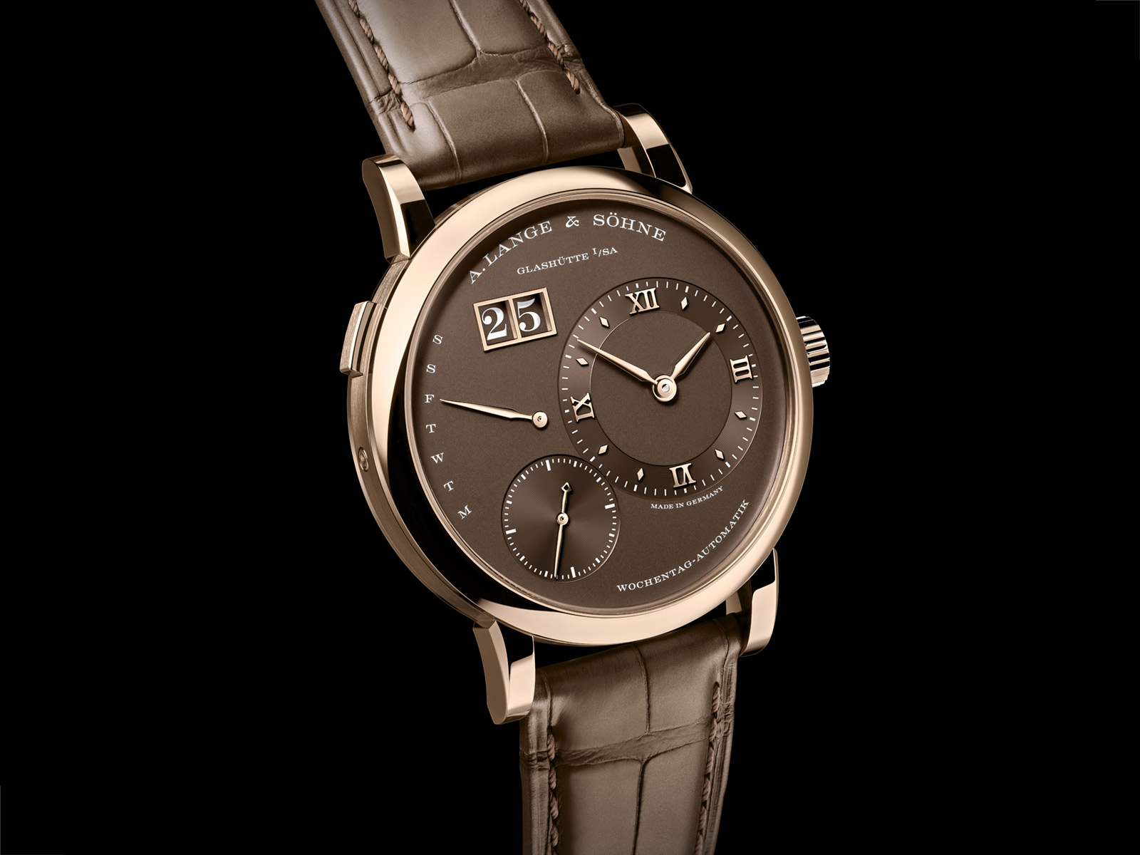 A. Lange & Söhne Lange 1 Daymatic Honeygold: phiên bản vàng mật ong đầu tiên, giới hạn 250 chiếc.