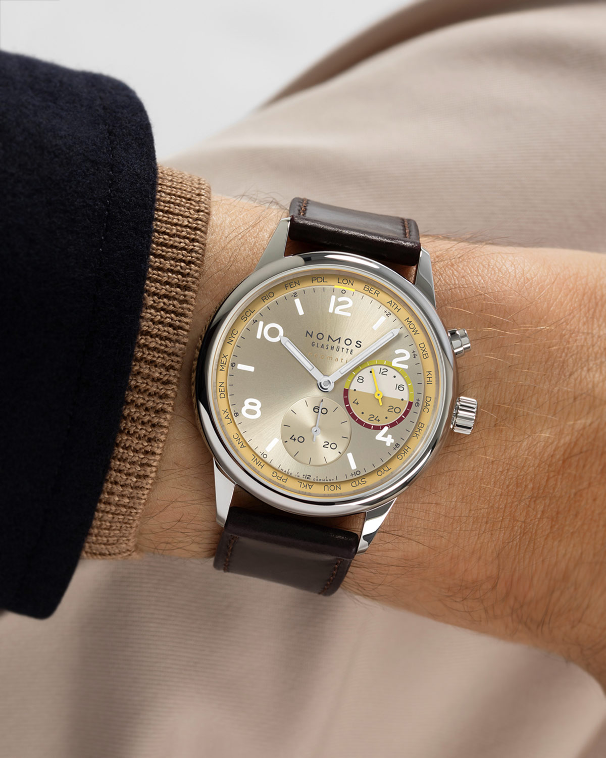 Du hành khắp thế giới cùng Nomos Glashütte: Ra mắt 2 phiên bản giới hạn Club Sport neomatik Worldtimer. 11 Du hành khắp thế giới cùng Nomos Glashütte: Ra mắt 2 phiên bản giới hạn Club Sport neomatik Worldtimer.