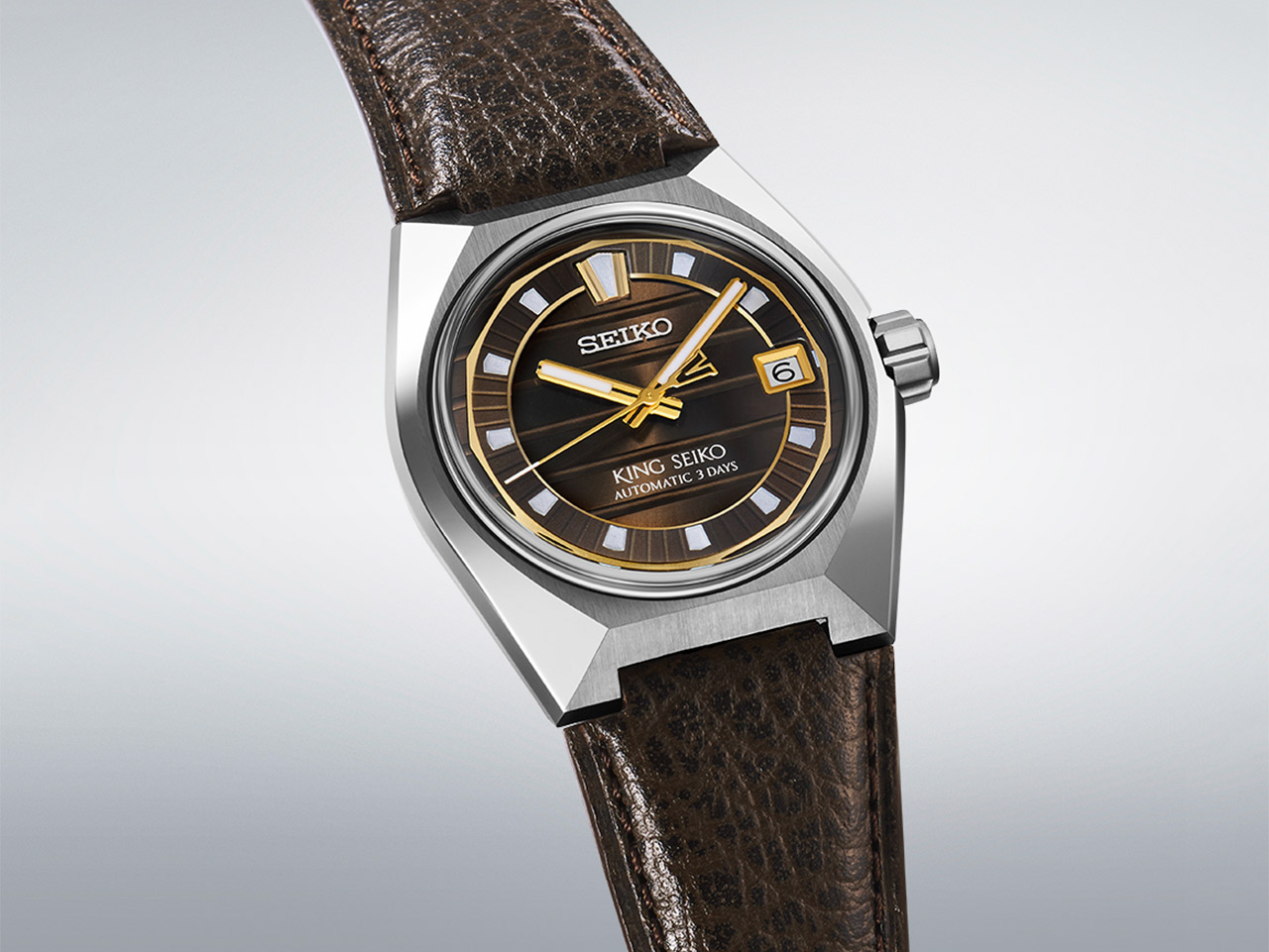 Seiko lần đầu tiên ra mắt mẫu King Seiko VANAC với dây da: một biểu tượng thập niên 70 được tái hiện.