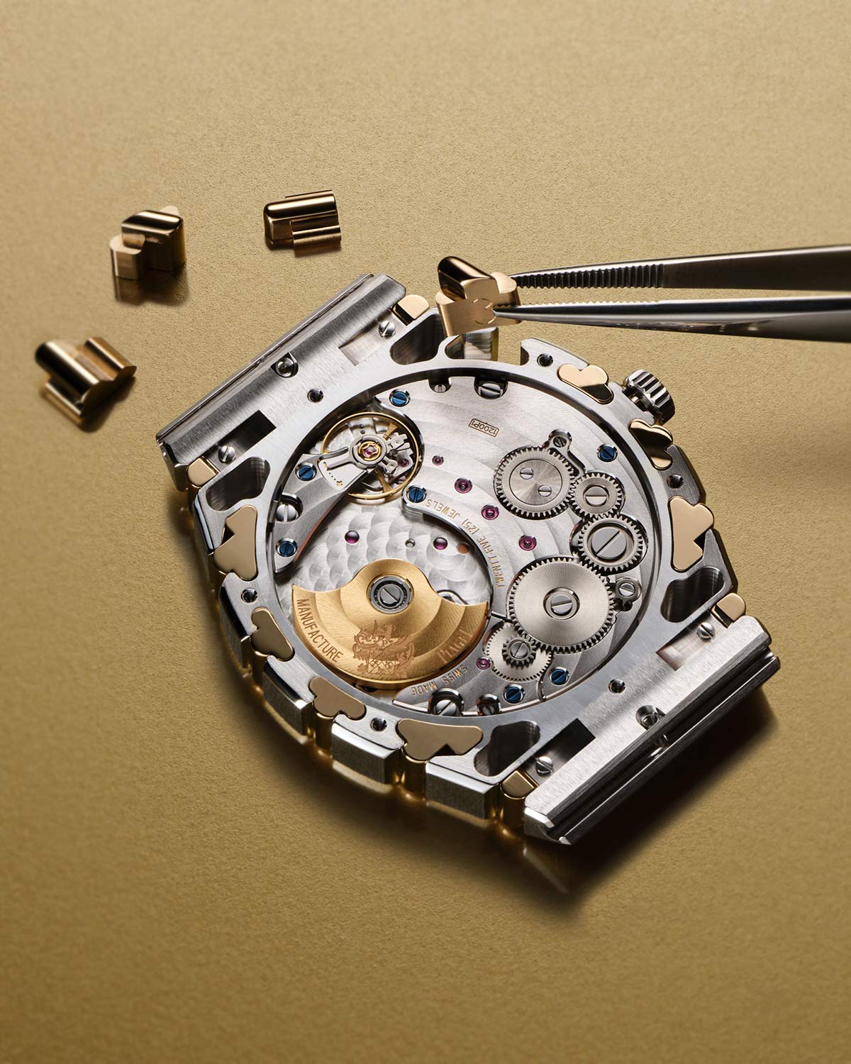 Piaget Polo 79 Two-Tone: Vẻ đẹp thanh lịch trong vàng vàng và vàng trắng