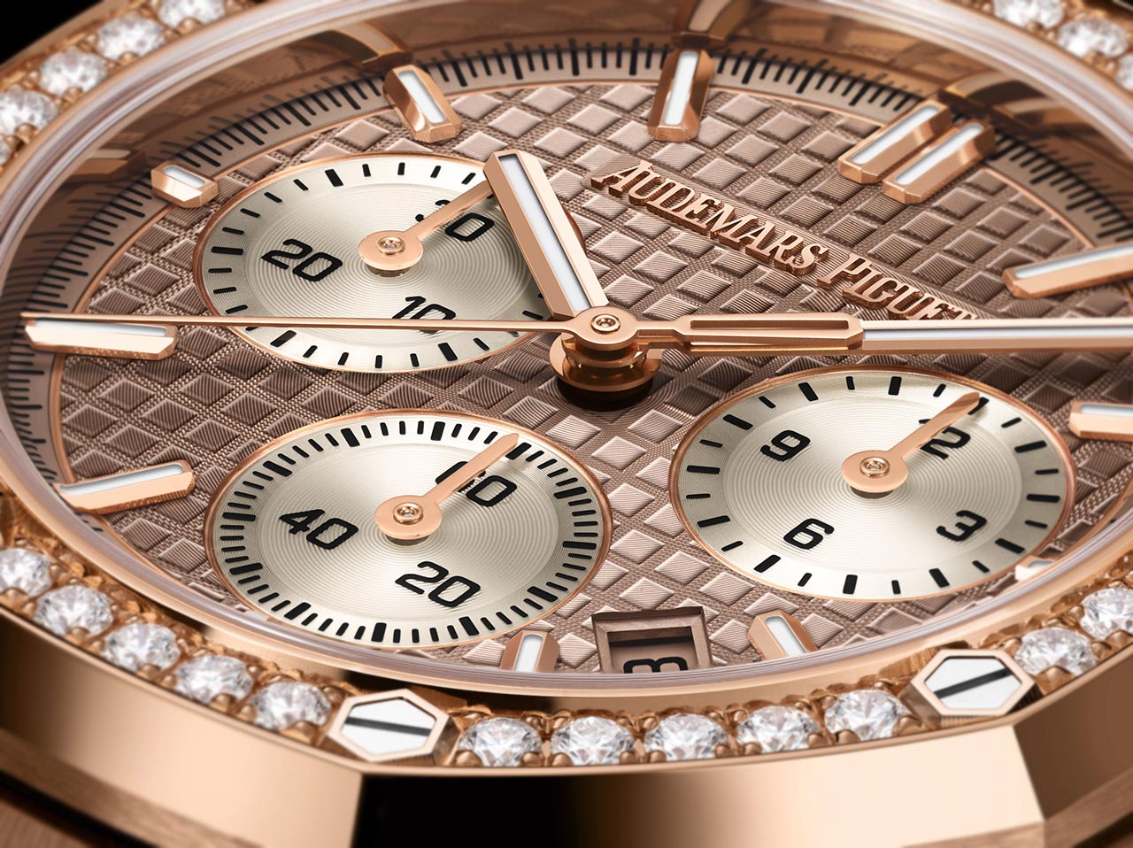 Audemars Piguet nâng cấp Royal Oak Chronograph 38 mm, trang bị Calibre 6401