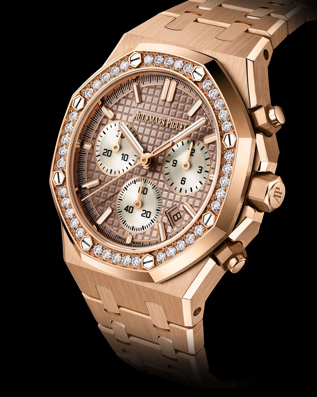 Audemars Piguet nâng cấp Royal Oak Chronograph 38 mm, trang bị Calibre 6401