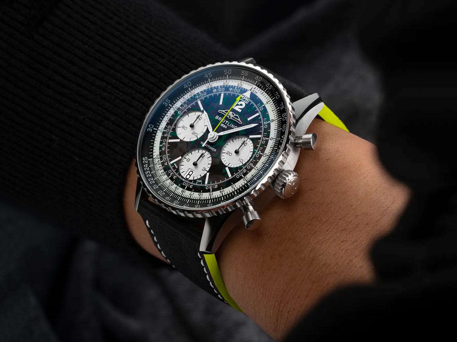 Breitling Navitimer B01 Chronograph 43 – Đội đua Aston Martin Aramco Formula One