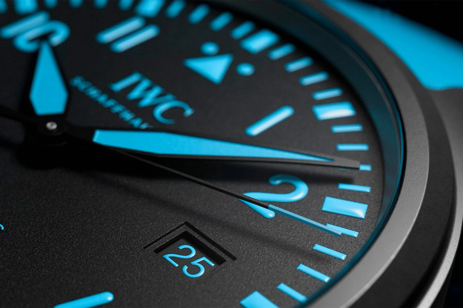 Đồng hồ phi công IWC Chronograph và Automatic 41 phiên bản giới hạn George Russell 2 Đồng hồ phi công IWC Chronograph và Automatic 41 phiên bản giới hạn George Russell