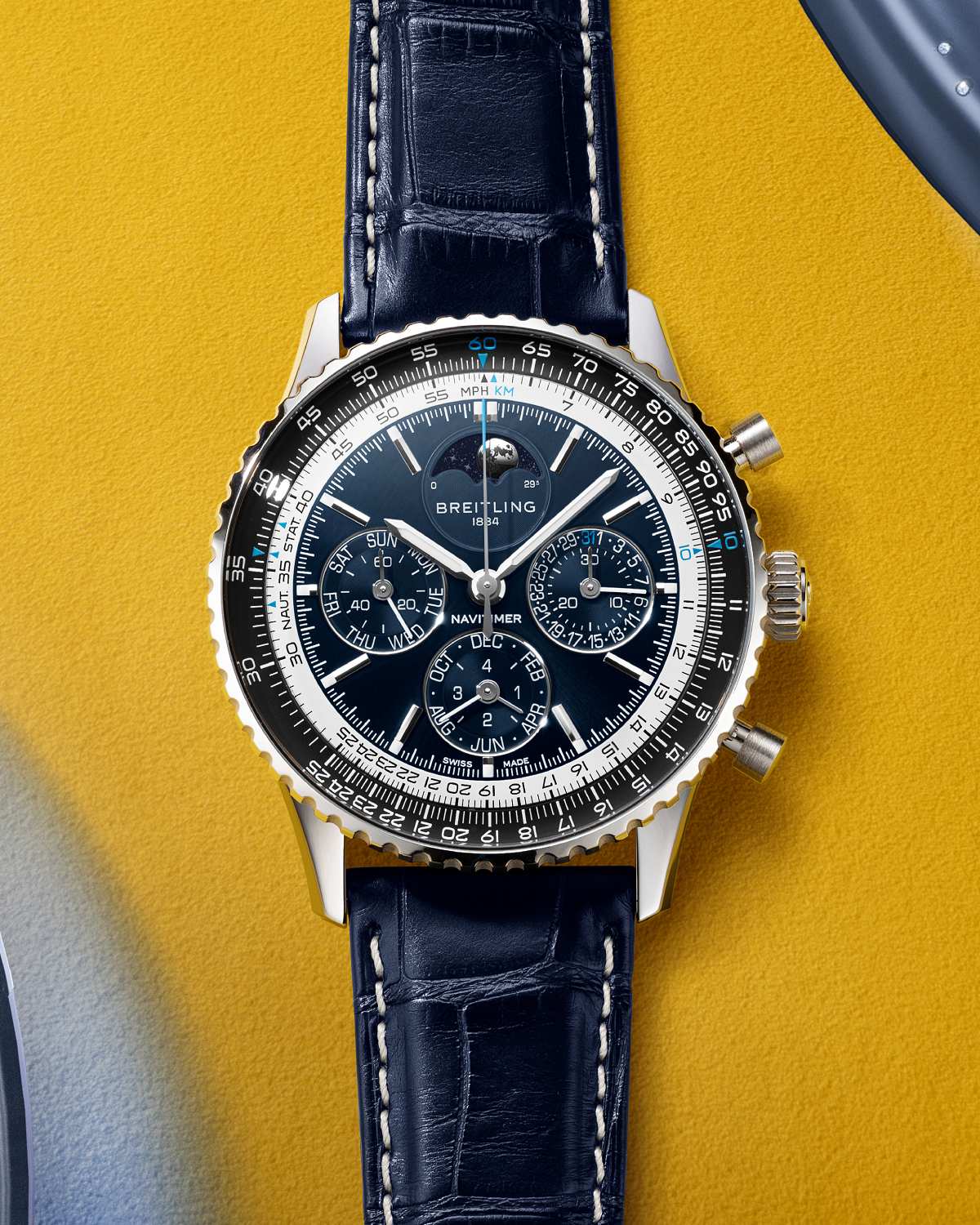 Các phiên bản mới bằng thép và bạch kim cho mẫu Breitling Navitimer B19 Chronograph 43 Perpetual Calendar