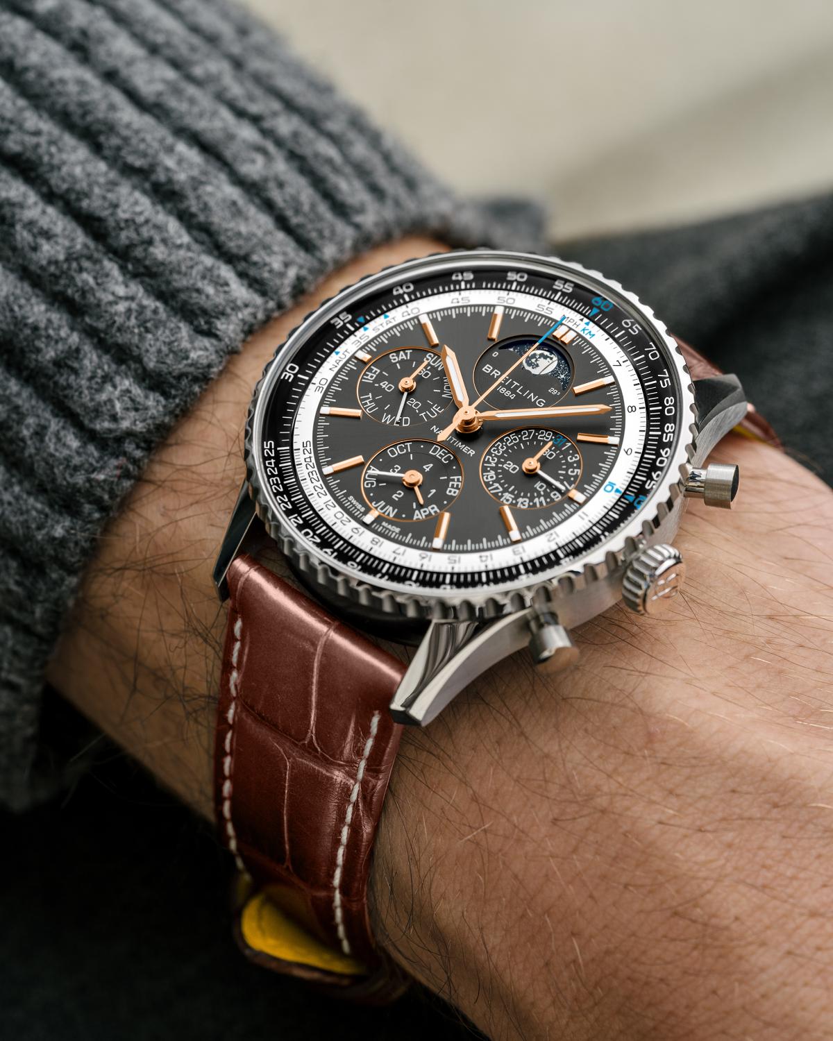 Các phiên bản mới bằng thép và bạch kim cho mẫu Breitling Navitimer B19 Chronograph 43 Perpetual Calendar
