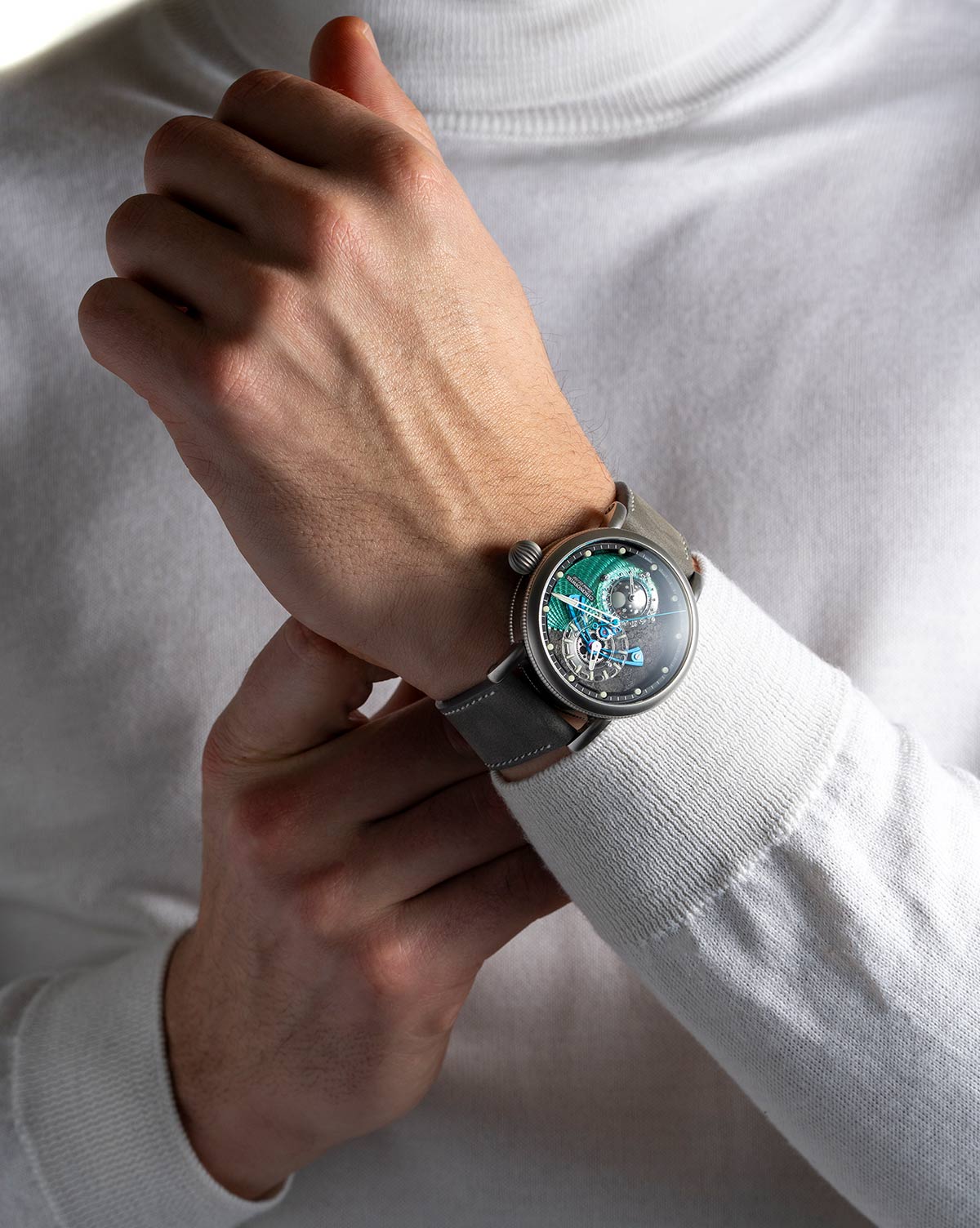 Đồng hồ Chronoswiss Space Timer Gravity: mặt số hiển thị chu kỳ mặt trăng 9 Đồng hồ Chronoswiss Space Timer Gravity: mặt số hiển thị chu kỳ mặt trăng