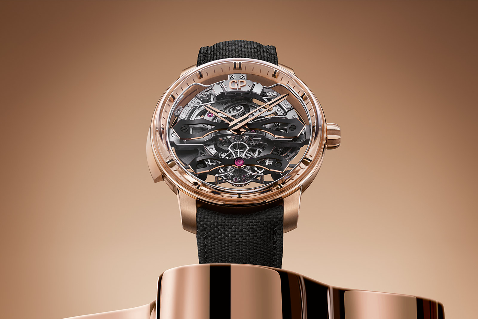 Girard-Perregaux ra mắt mẫu Minute Repeater Flying Bridges mới trang bị bộ máy Calibre GP9530
