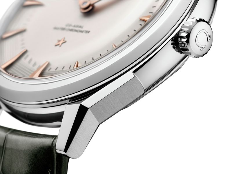 Omega giới thiệu Constellation Observatory: chiếc đồng hồ hai kim đầu tiên đạt chứng nhận Master Chronometer