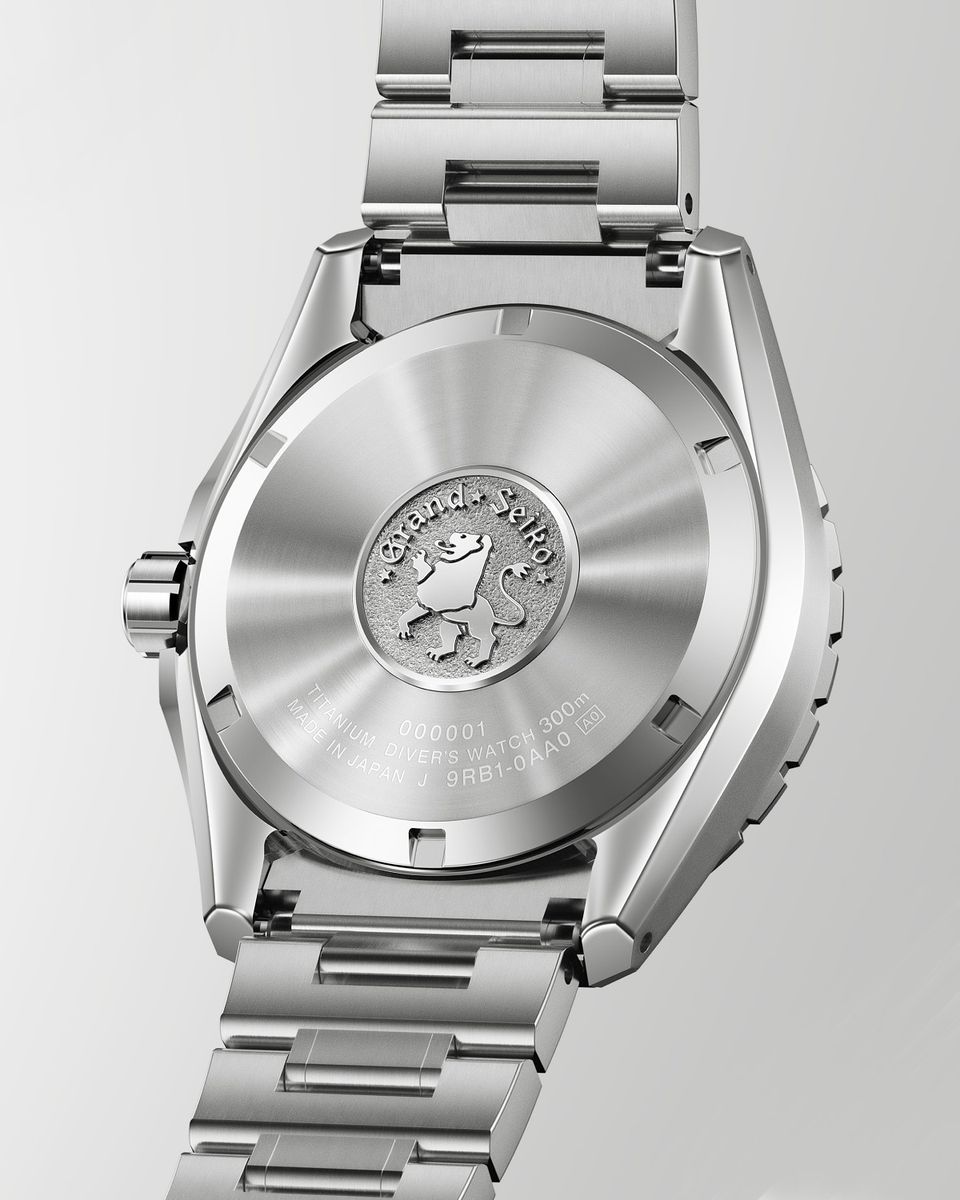 Đồng hồ Grand Seiko Spring Drive U.F.A. Ushio 300 Diver SLGB023 và SLGB025 4 Đồng hồ Grand Seiko Spring Drive U.F.A. Ushio 300 Diver SLGB023 và SLGB025
