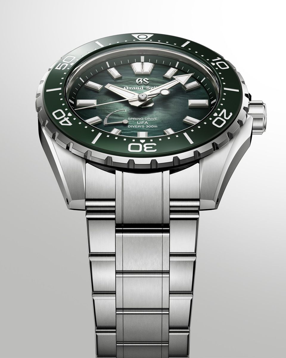Đồng hồ Grand Seiko Spring Drive U.F.A. Ushio 300 Diver SLGB023 và SLGB025 3 Đồng hồ Grand Seiko Spring Drive U.F.A. Ushio 300 Diver SLGB023 và SLGB025