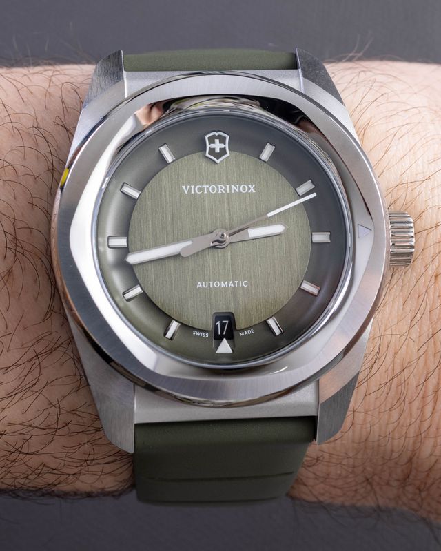 Trên tay đồng hồ Victorinox Concept One – Automatic hoặc Solar Quartz