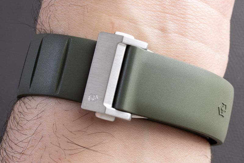 Trên tay đồng hồ Victorinox Concept One – Automatic hoặc Solar Quartz