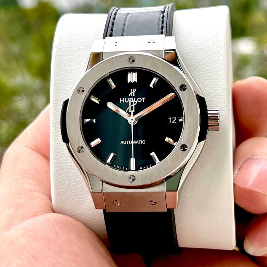 Mua đồng hồ Hublot chính hãng ở đâu