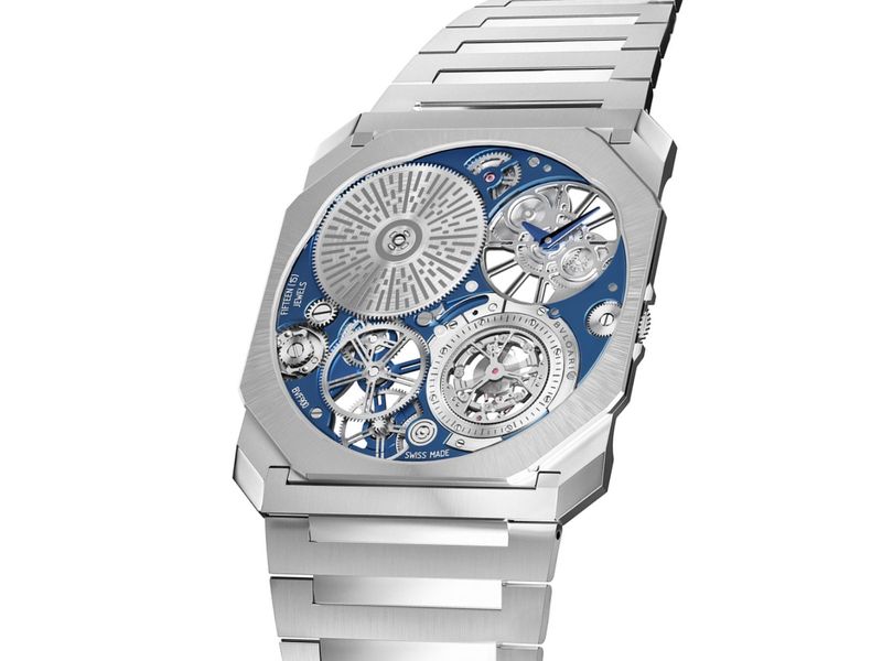 Bulgari Octo Finissimo Ultra Tourbillon Platinum 104344 tiếp tục câu chuyện siêu mỏng đặc biệt