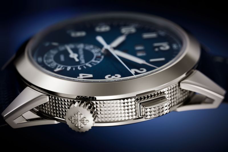 Patek Philippe Calatrava Alarm Ref. 5322G với chức năng báo thức 24 giờ sử dụng gong truyền thống 8 Patek Philippe Calatrava Alarm Ref. 5322G với chức năng báo thức 24 giờ sử dụng gong truyền thống