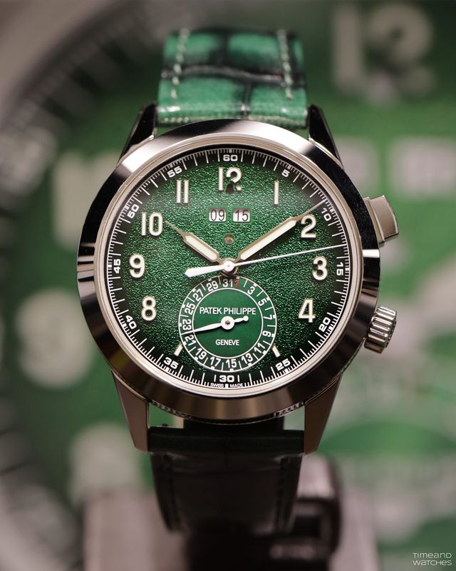 Patek Philippe Calatrava Alarm Ref. 5322G với chức năng báo thức 24 giờ sử dụng gong truyền thống