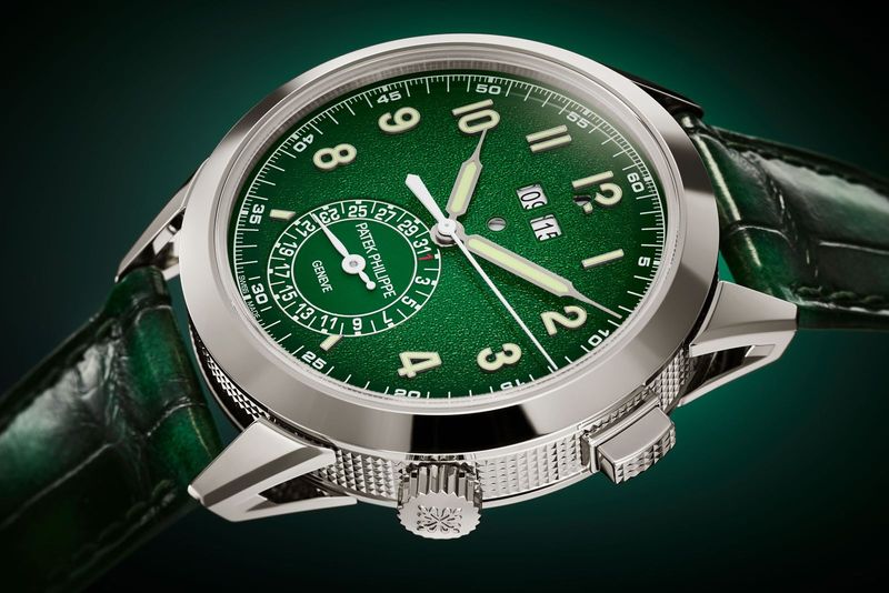 Patek Philippe Calatrava Alarm Ref. 5322G với chức năng báo thức 24 giờ sử dụng gong truyền thống 9 Patek Philippe Calatrava Alarm Ref. 5322G với chức năng báo thức 24 giờ sử dụng gong truyền thống