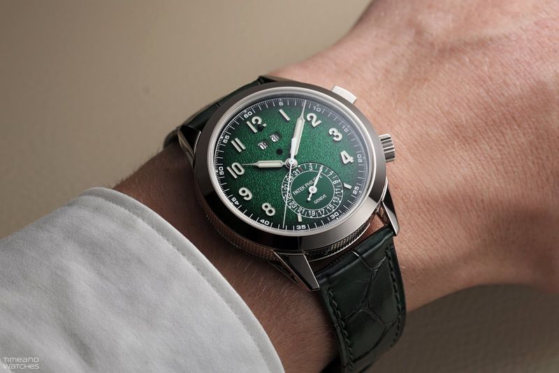 Patek Philippe Calatrava Alarm Ref. 5322G với chức năng báo thức 24 giờ sử dụng gong truyền thống 13 Patek Philippe Calatrava Alarm Ref. 5322G với chức năng báo thức 24 giờ sử dụng gong truyền thống