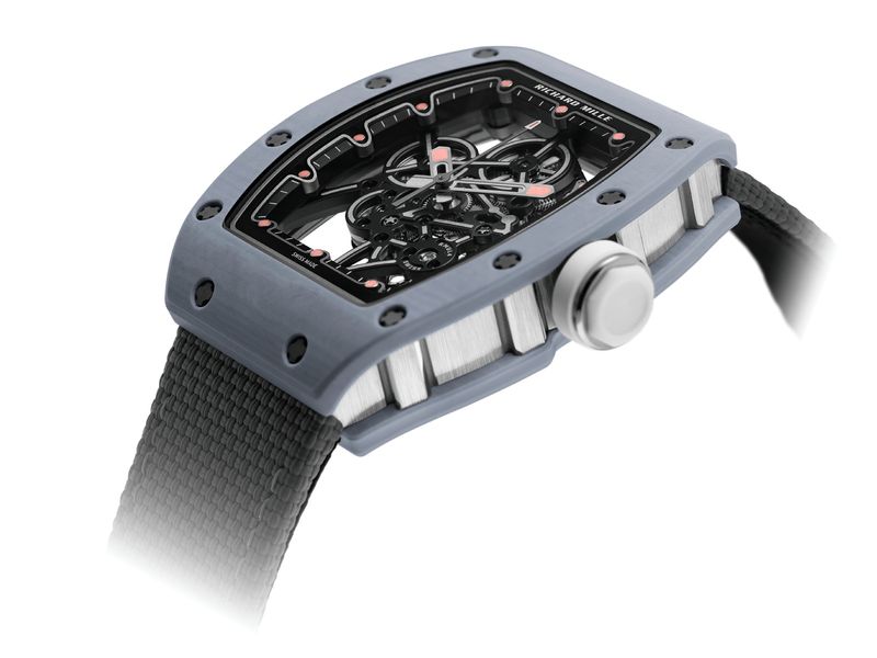Đồng hồ Richard Mille RM 55-01 lên dây cót thủ công với bộ máy siêu nhẹ RMUL4 mới.