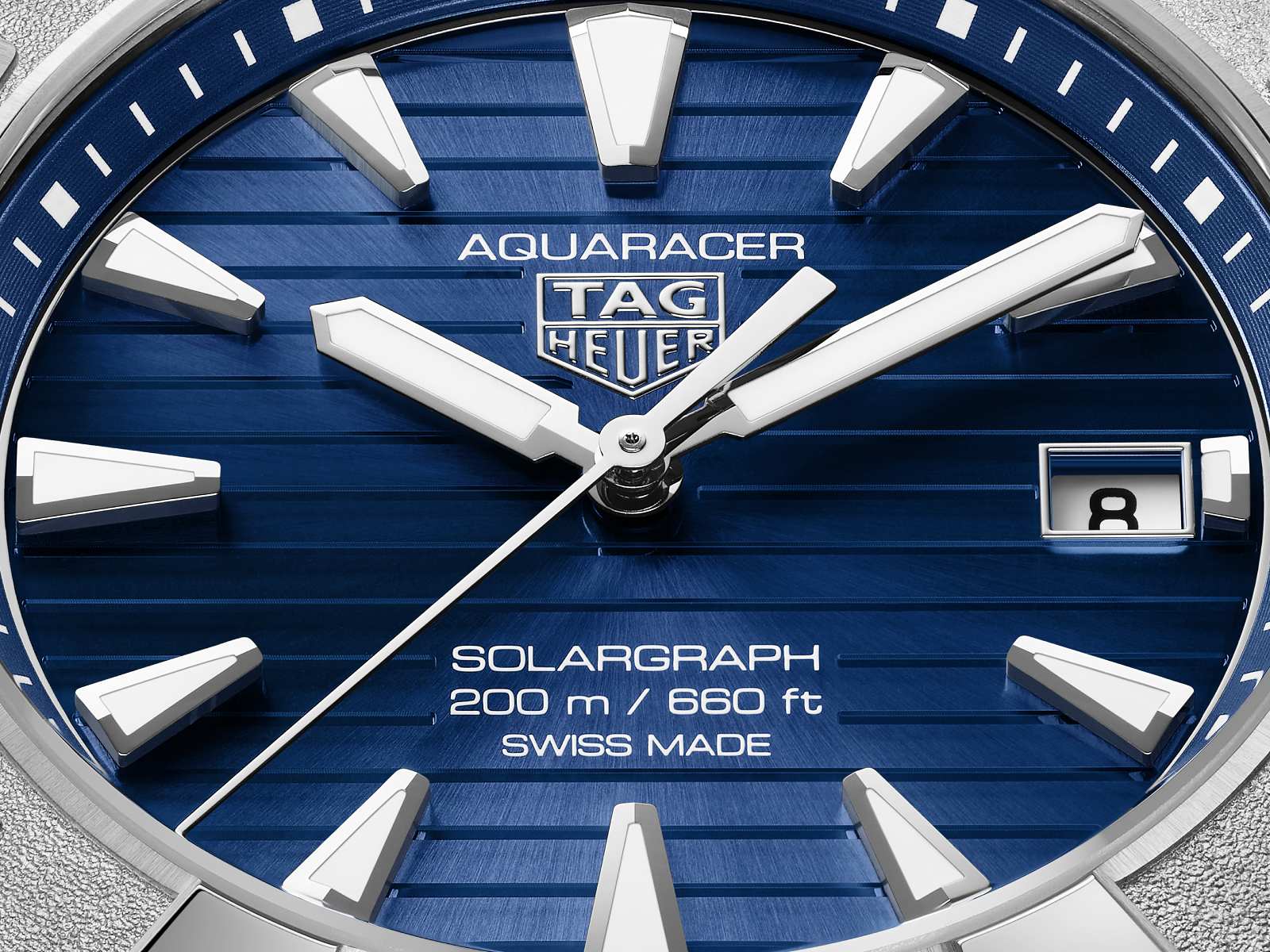 TAG Heuer mở rộng dòng Aquaracer Solargraph với các mẫu mới 40 mm và 28 mm cho năm 2026.