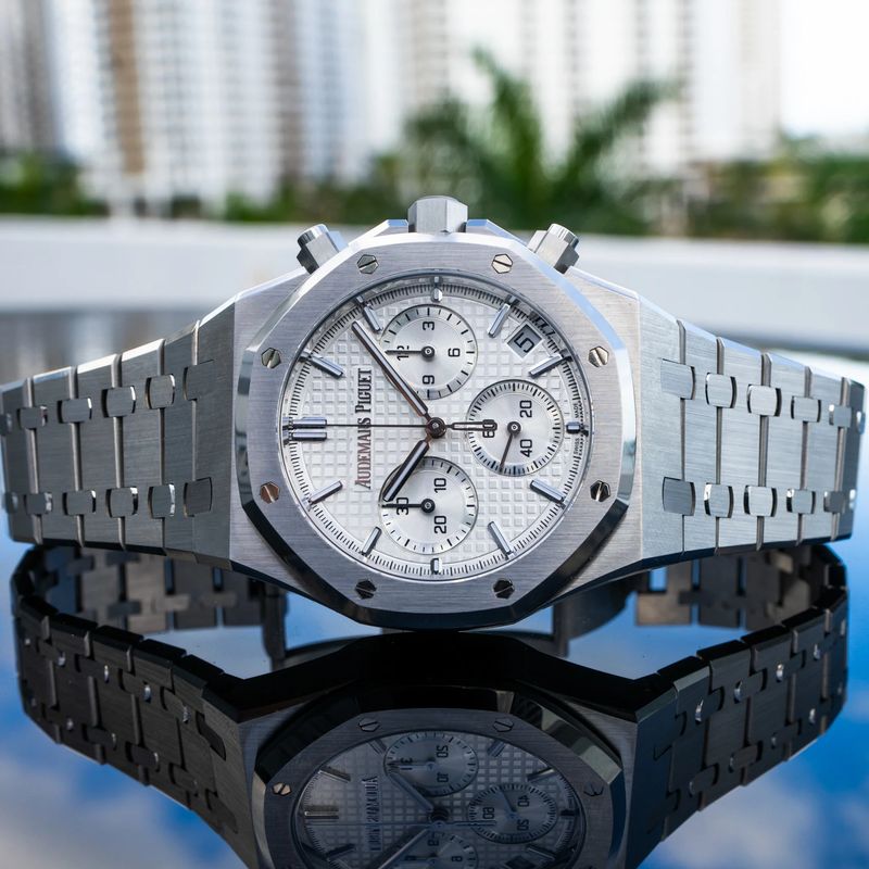 Thu mua đồng hồ Audemars Piguet cũ: Những điều cần biết trước khi bán để không bị ép giá