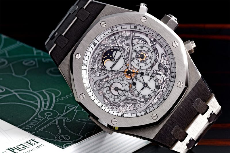 Thu mua đồng hồ Audemars Piguet cũ: Những điều cần biết trước khi bán để không bị ép giá