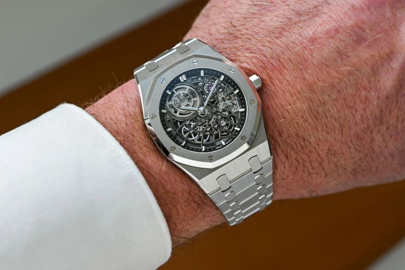 Thu mua đồng hồ Audemars Piguet cũ: Những điều cần biết trước khi bán để không bị ép giá