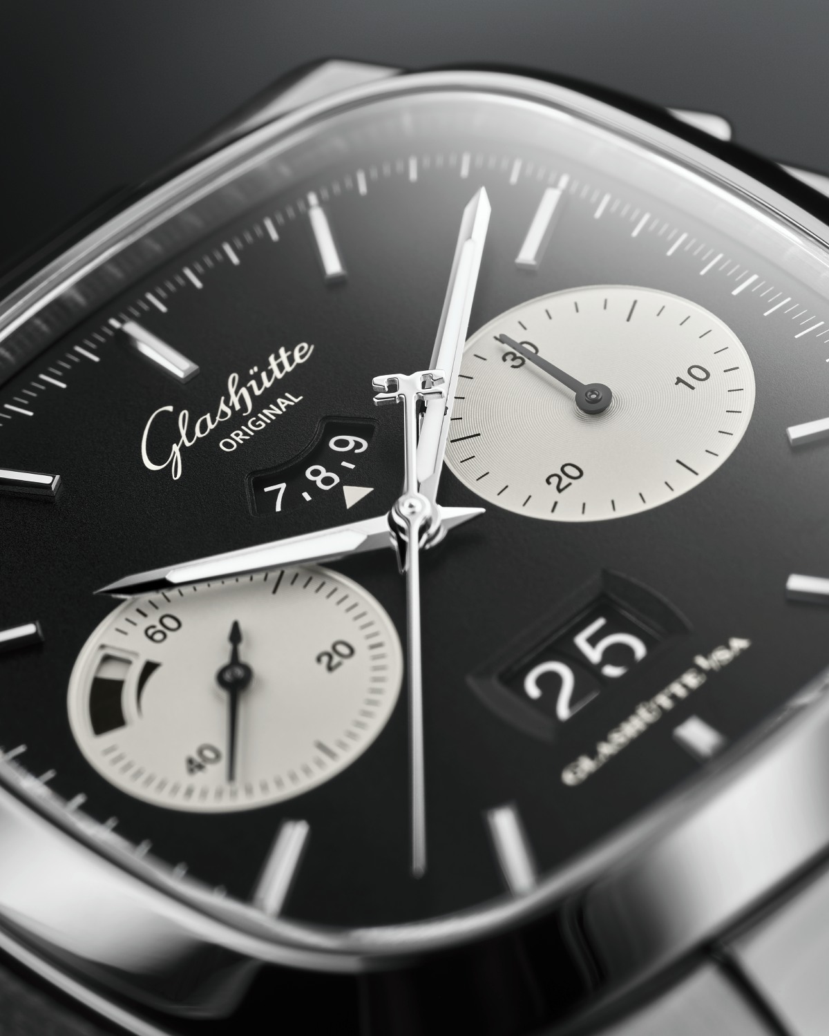 Glashütte Original Seventies Chronograph XV: Tông màu đen và bạc cho phiên bản giới hạn khu vực