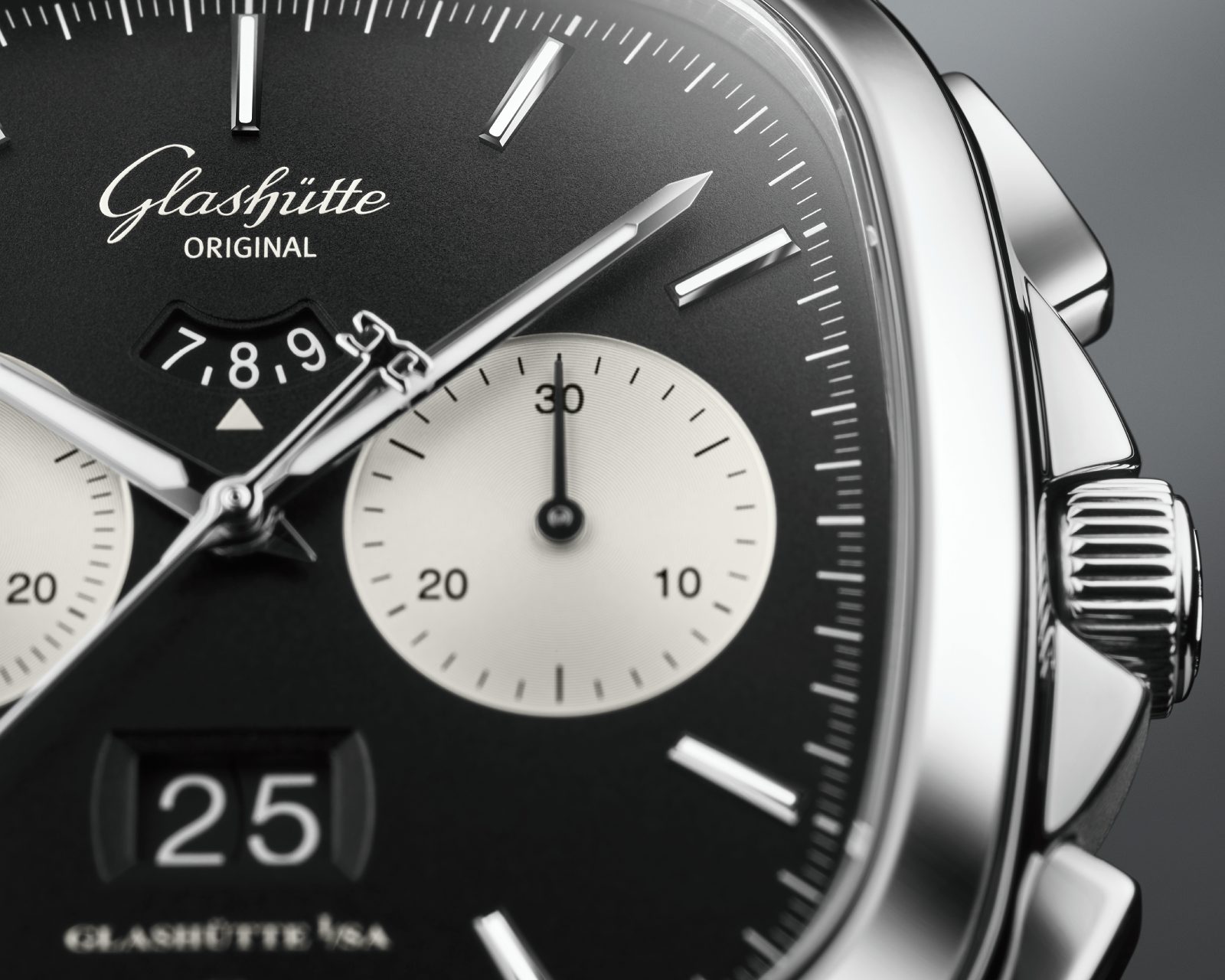 Glashütte Original Seventies Chronograph XV: Tông màu đen và bạc cho phiên bản giới hạn khu vực