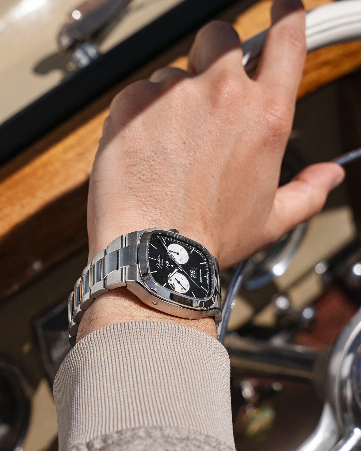 Glashütte Original Seventies Chronograph XV: Tông màu đen và bạc cho phiên bản giới hạn khu vực