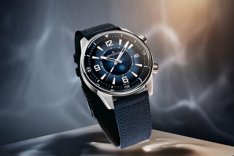 Jaeger-LeCoultre giới thiệu mẫu Polaris Date nhỏ gọn hơn với kích thước 40 mm